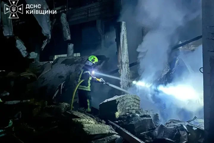 La Russie frappe l'Ukraine, faisant 12 victimes dont un citoyen indien