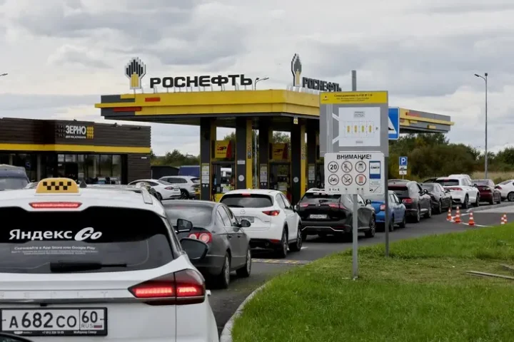 La Russie prolonge son interdiction d'exportation de diesel en raison des frappes ukrainiennes sur ses raffineries pétrolières