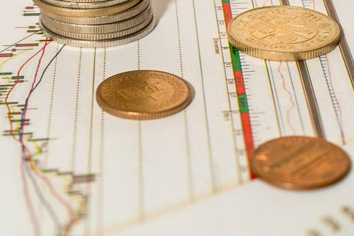 La suppression des provinces pourrait générer des économies de trois millions d'euros, selon une analyse