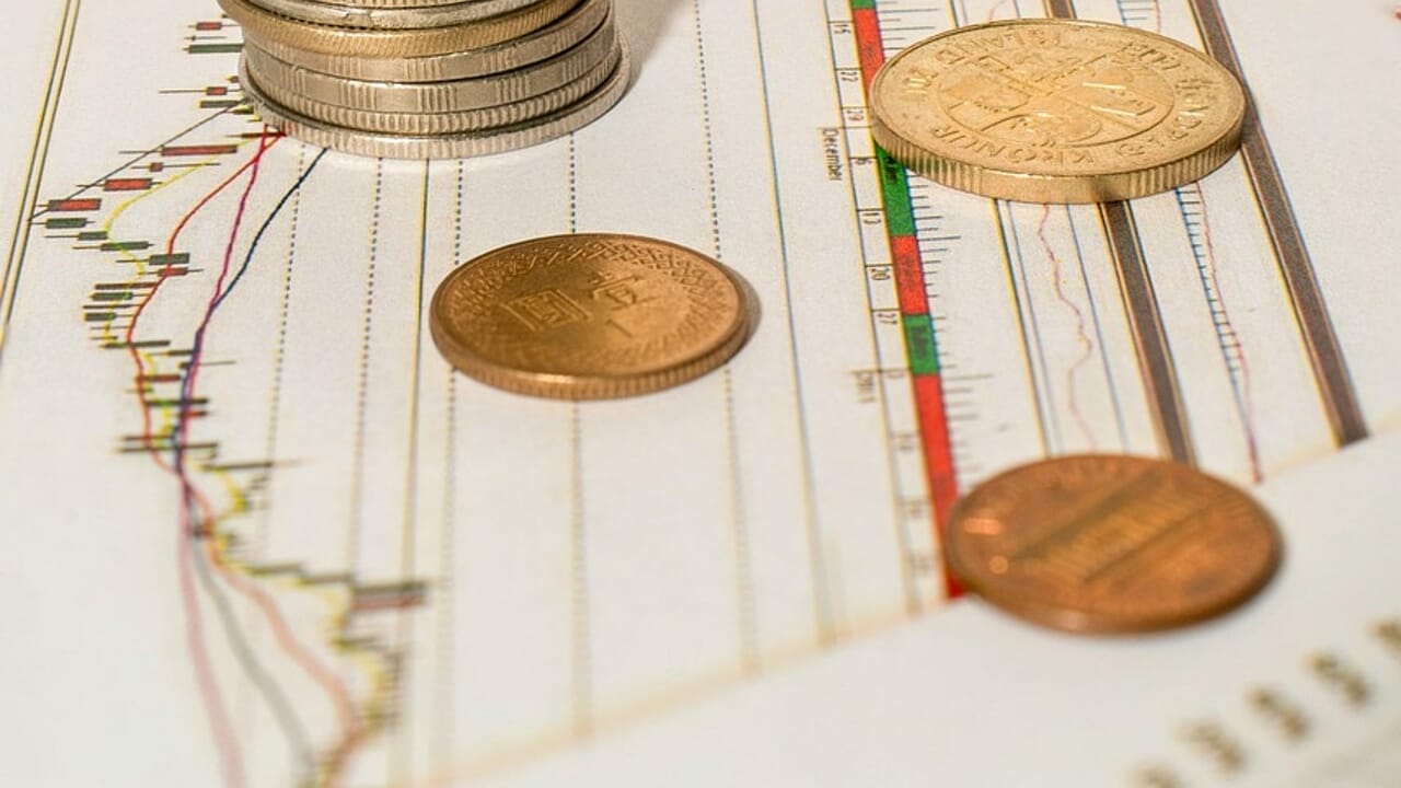 La suppression des provinces pourrait générer des économies de trois millions d'euros, selon une analyse