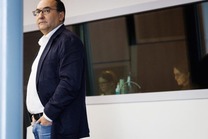 Laaouej critique la menace de Bouchez de bloquer le financement du BGHM comme une tactique de diversion
