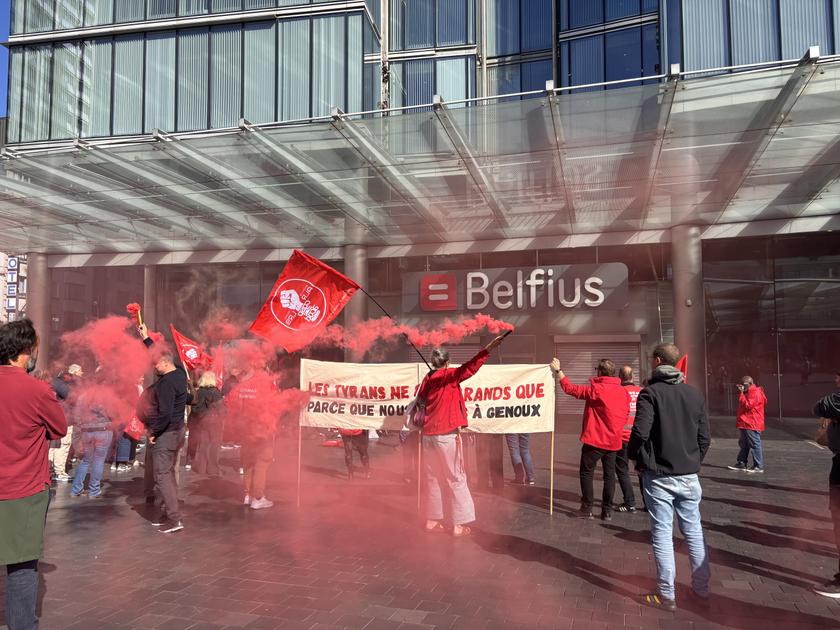 L'ACOD critique Belfius pour avoir mis la commune de Molenbeek sous pression en pleine crise budgétaire