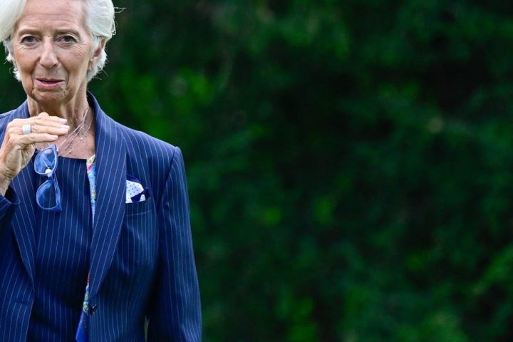 Lagarde critique la proposition d'annulation de la dette de Mélenchon comme illégale et risquée