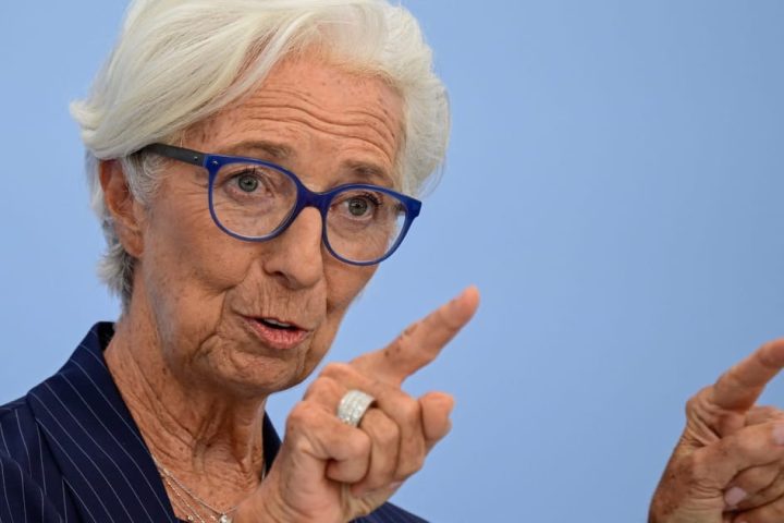 Lagarde reste évasive sur ses ambitions présidentielles lors d'un événement en Normandie