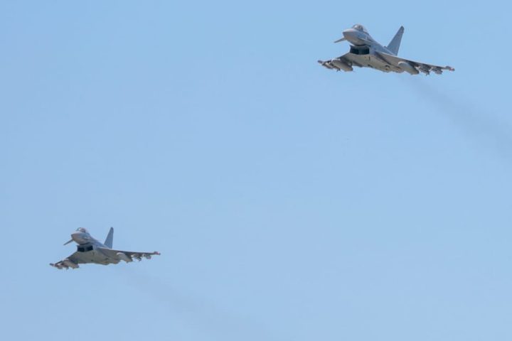 L'Allemagne déploie des Eurofighter en Lettonie pour sécuriser les élections parlementaires face aux menaces de drones.