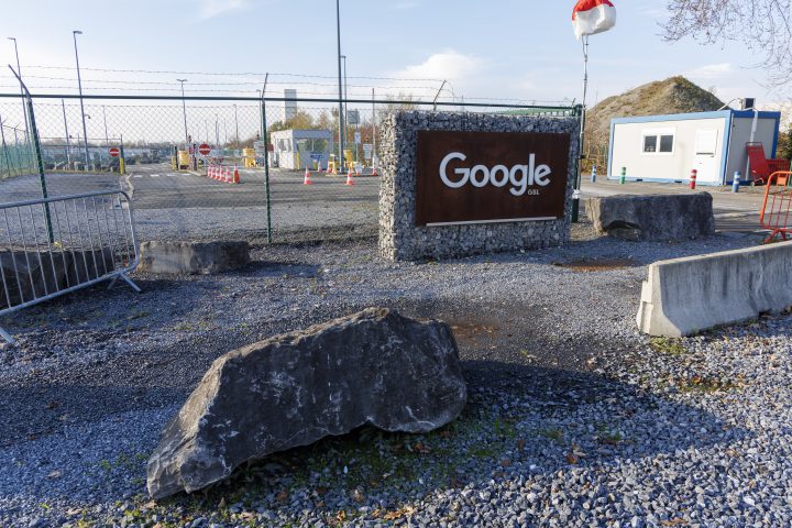 L'autorité irlandaise de protection des données inflige une amende de 403 millions d'euros à Google pour des violations liées aux données de géolocalisation.