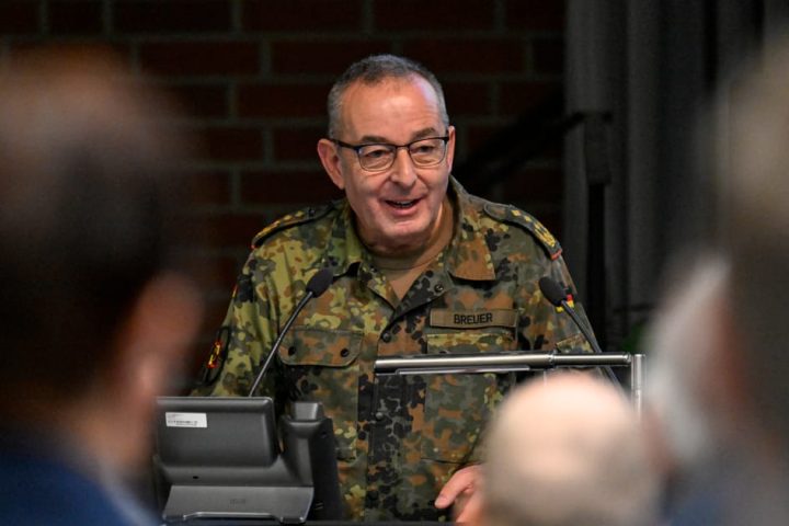 Le chef de la défense allemande nommé président du comité militaire de l'OTAN
