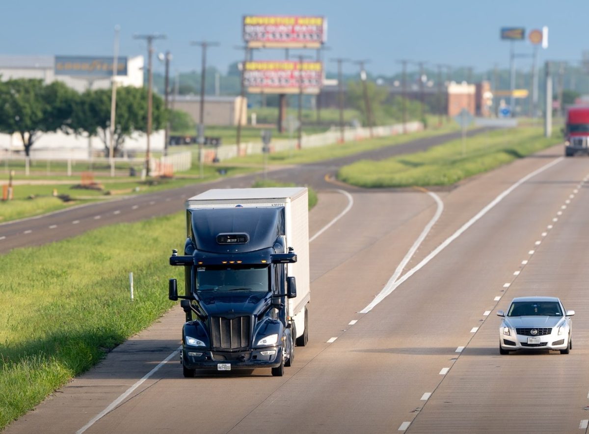 Le directeur financier d'Aurora affirme que l'objectif de 30 000 camions autonomes d'ici 2030 est réalisable.