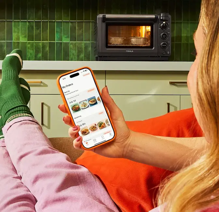 Le four intelligent de Tovala simplifie la cuisine à domicile, remettant en question les options traditionnelles de repas préparés.
