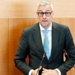 Le gouvernement bruxellois abandonne la proposition de plafonnement des salaires des fonctionnaires après des négociations avec les syndicats