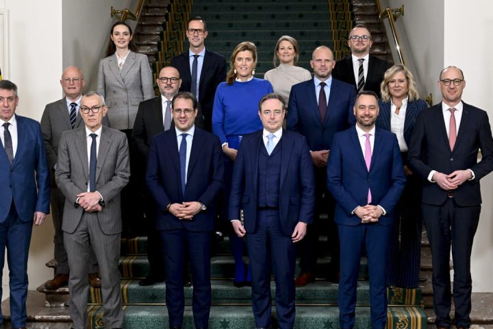 Le gouvernement fédéral souhaite lever 10 milliards d'euros via des réformes fiscales et des coupes budgétaires.