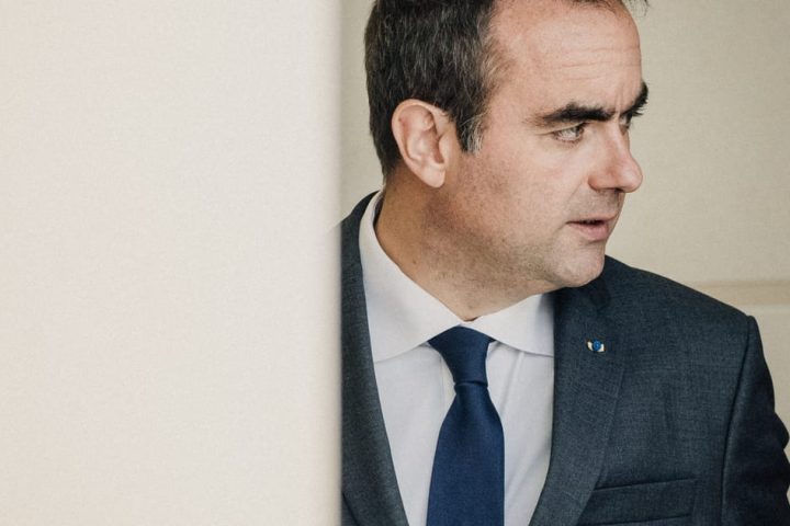 Le gouvernement français prévoit des économies de 54 milliards d'euros dans le budget 2027 pour maîtriser le déficit