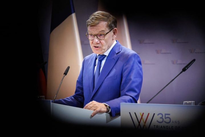 Le ministre allemand des Affaires étrangères appelle à un soutien accru pour l'Ukraine et l'OTAN face aux défis de l'extrême droite.