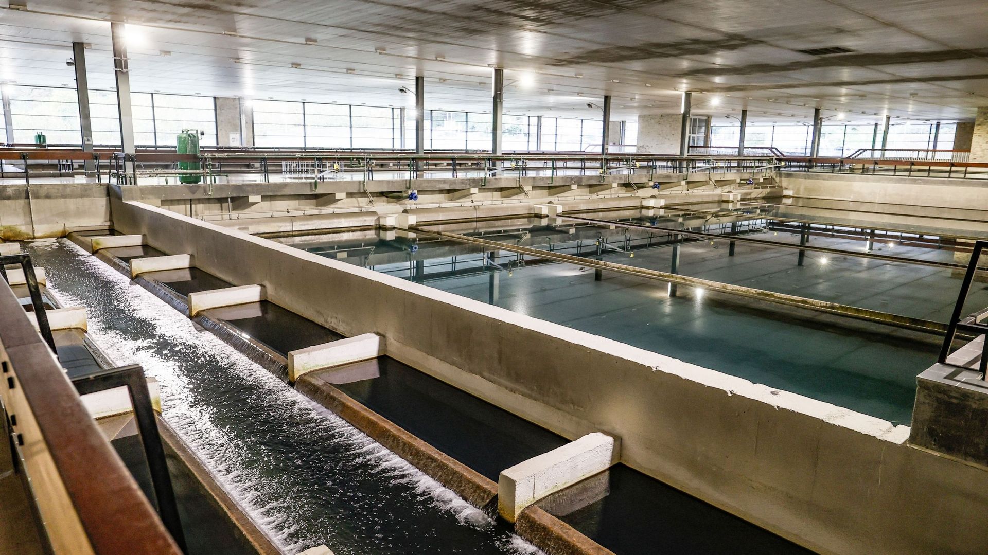 Le niveau de la Meuse chute, incitant Vivaqua à surveiller de près l'approvisionnement en eau