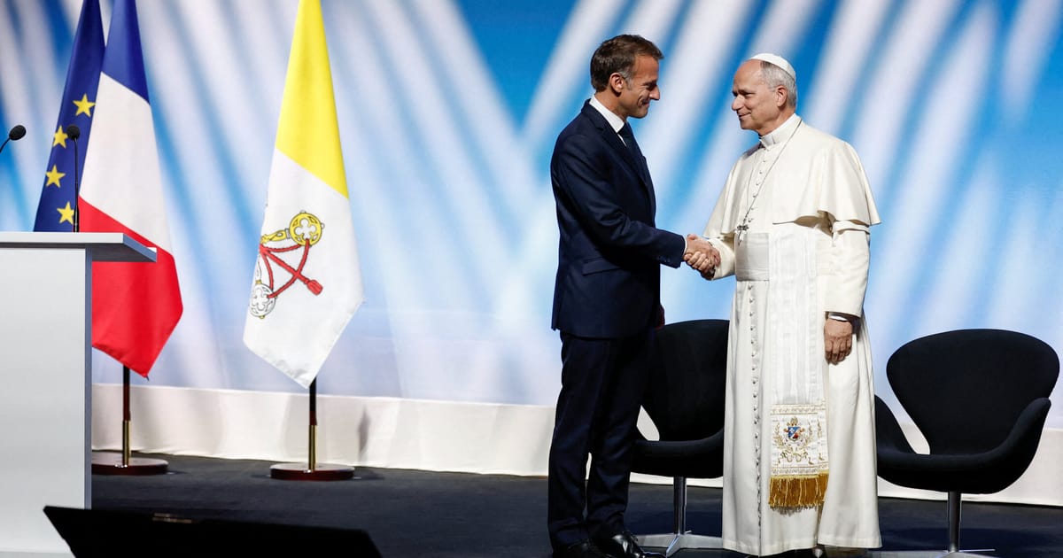 Le pape appelle au compromis pour parvenir à la paix en Ukraine lors de sa visite en France