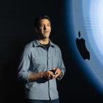 Le PDG d'Apple souligne le rôle central de l'iPhone dans la stratégie future de l'entreprise.