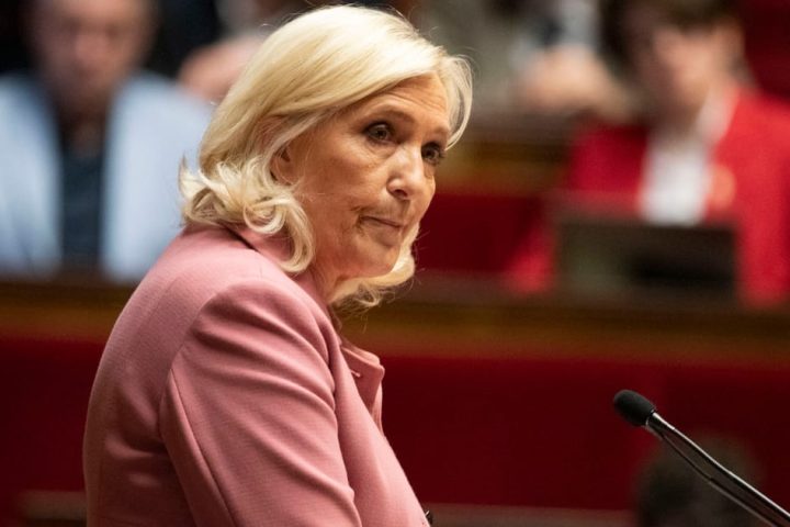 Le Pen confrontée à des critiques sur son soutien militaire à l'Ukraine avant l'élection présidentielle