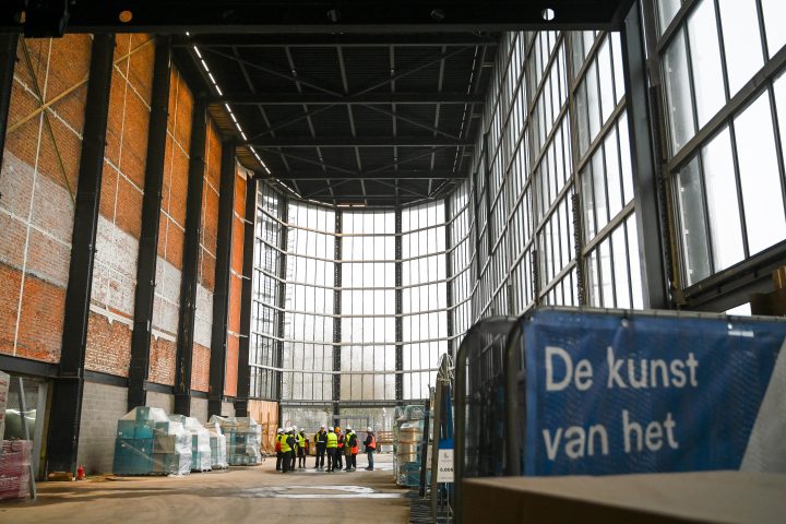 Le premier directeur du Kanal-Centre Pompidou quitte ses fonctions après l'ouverture du musée