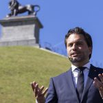 Le président du MR, Bouchez, affirme que rejeter de nouveaux impôts est essentiel pour l’avenir de la Belgique