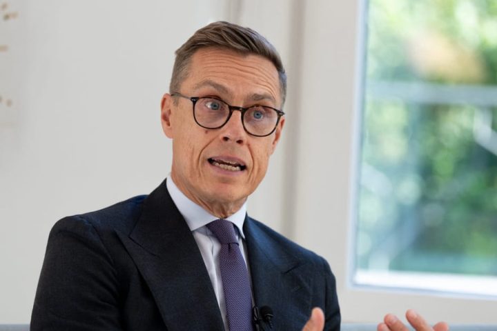 Le président finlandais Stubb appelle l'Europe à rester calme face aux menaces russes et à la guerre hybride.