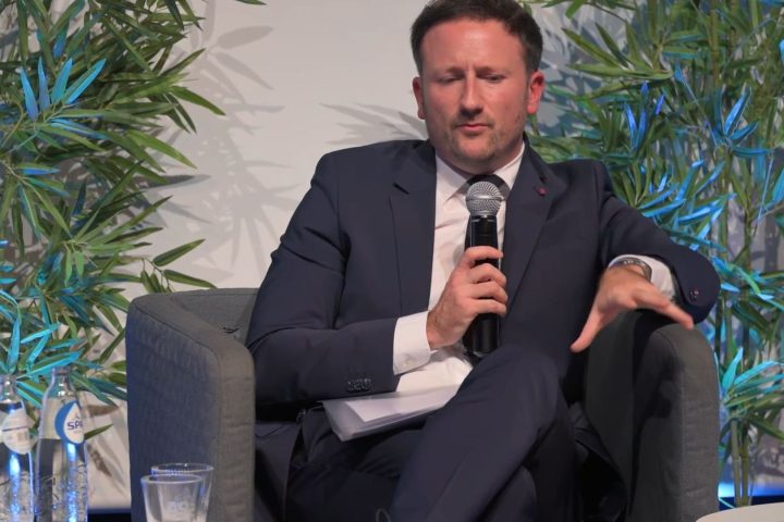 Le procureur de Bruxelles dénonce une tentative d'influence d'un député local sur une demande de libération de prison.