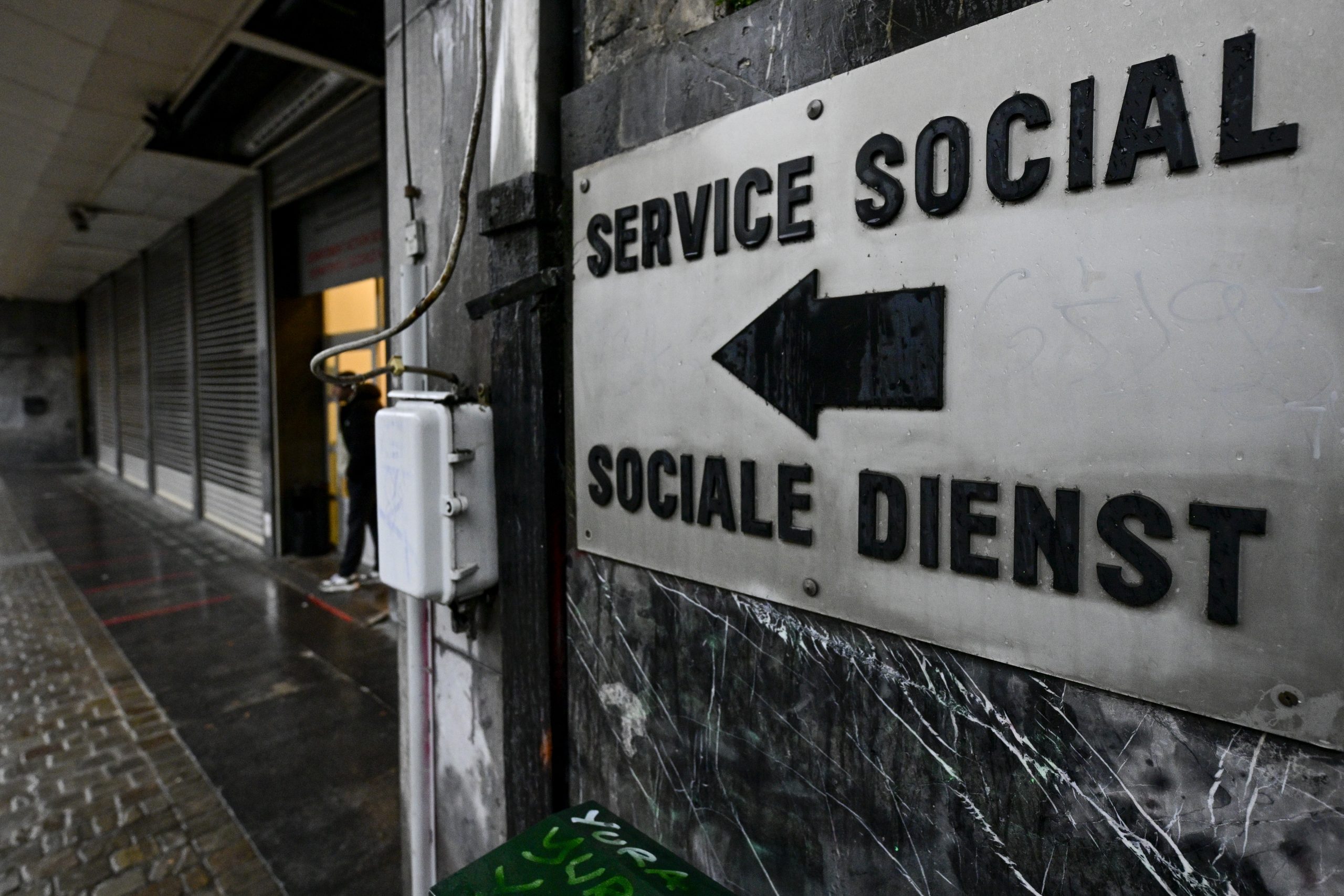 Le risque de pauvreté diminue en Belgique, mais des ONG alertent sur les impacts potentiels des réformes