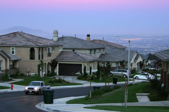 Le Royaume-Uni envisage d'adopter les politiques de logement de Californie pour répondre à la crise durable
