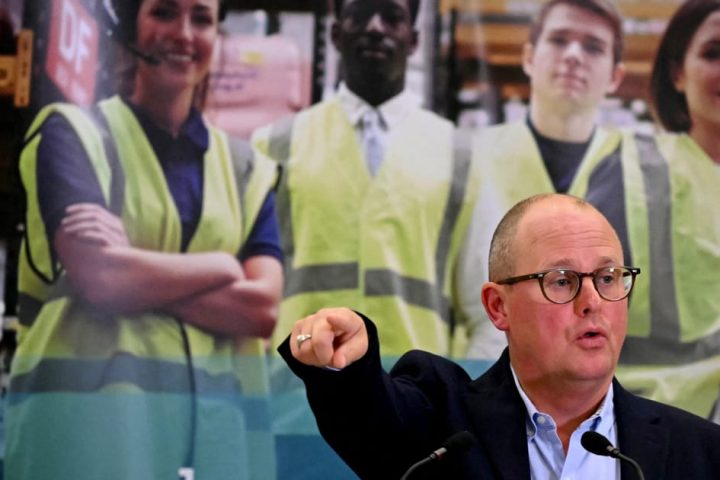 Le syndicaliste met en garde contre un plafond des dons qui pourrait étouffer les voix des travailleurs.