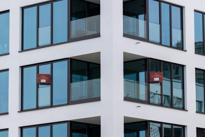L'élection de Berlin oppose les partis de gauche aux géants de l'immobilier dans le débat sur le logement