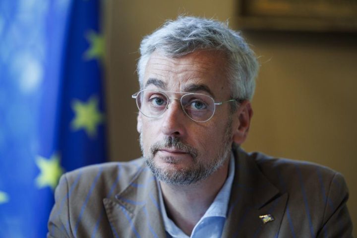 Les coupes de personnel du gouvernement bruxellois dépassent 500 avec la poursuite du gel des recrutements