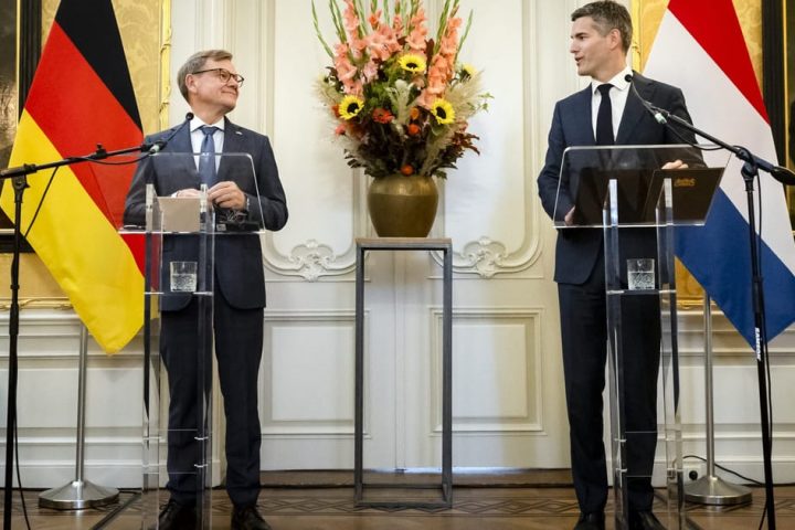 Les députés européens pressent la Commission d'empêcher les sanctions américaines contre la Cour pénale internationale