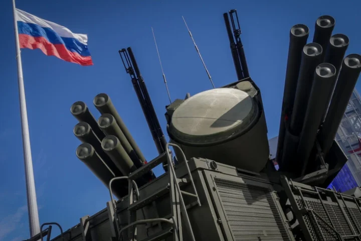 Les forces armées ukrainiennes frappent des installations militaires russes dans les régions de Bryansk et de Donetsk