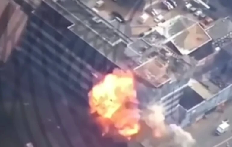 Les forces russes publient une vidéo d'une frappe sur le centre d'affaires Inkom à Kyiv
