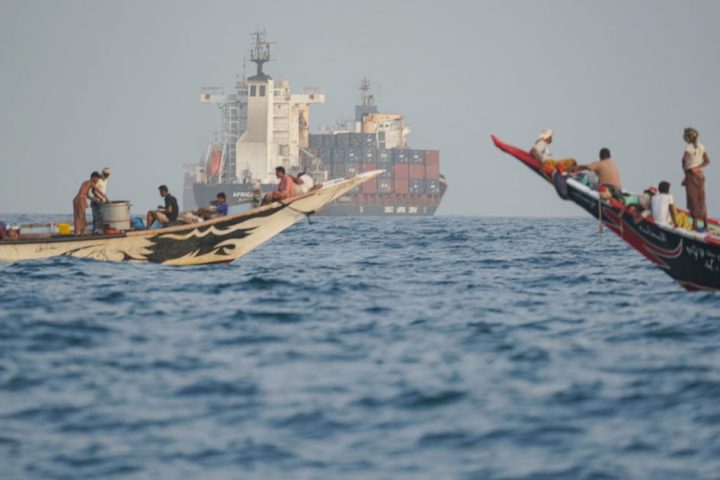 Les Houthis étendent leur contrôle en mer Rouge, menaçant une route commerciale cruciale