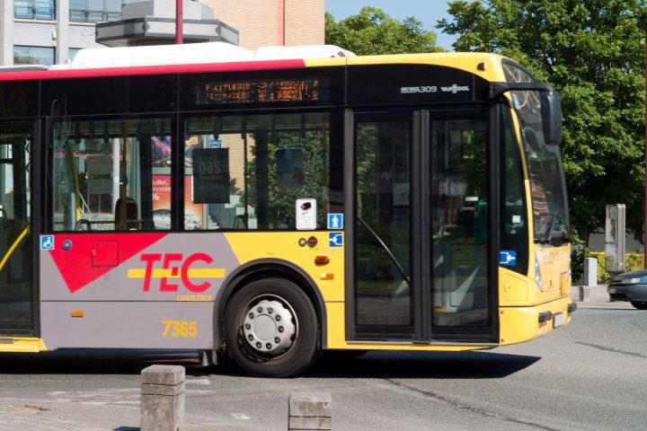Les parents de Bons Villers paieront un euro de plus pour le transport vers la piscine scolaire en raison de la hausse des coûts.