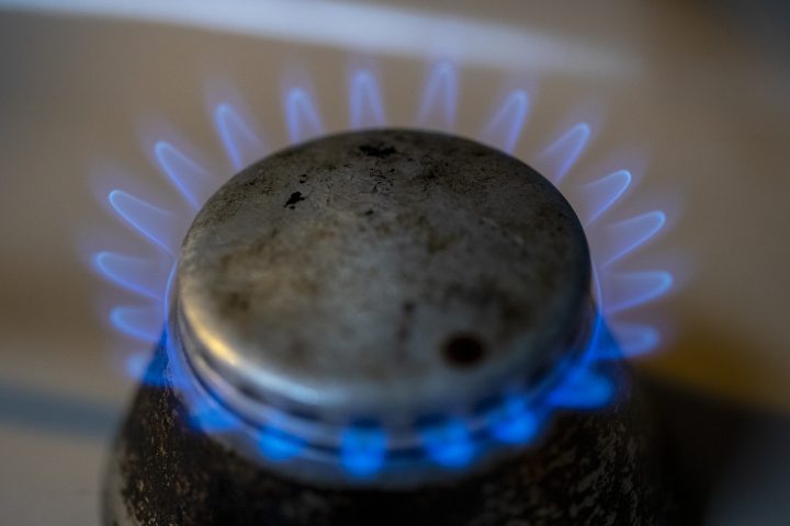 Les prix du pétrole et du gaz s'envolent à la suite de l'escalade du conflit au Moyen-Orient.