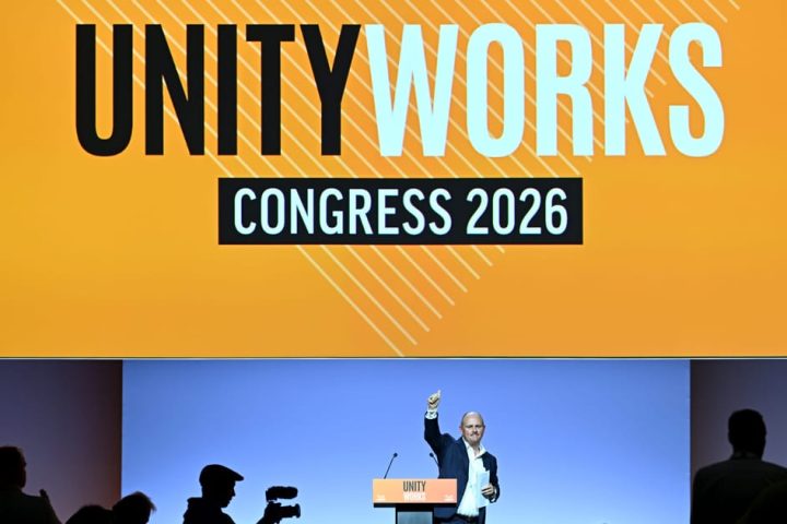 Les syndicats britanniques soutiennent des réformes du financement politique après un don record de 72 millions de livres à Farage