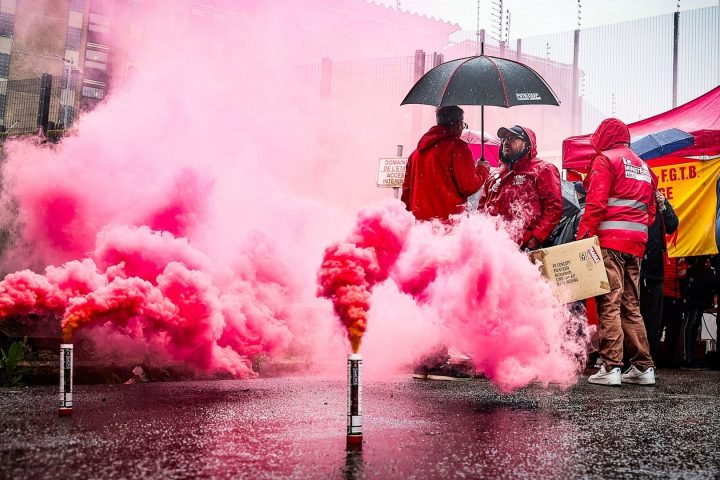 Les syndicats pénitentiaires annoncent une grève le 25 septembre en raison de l'engorgement dans les prisons.