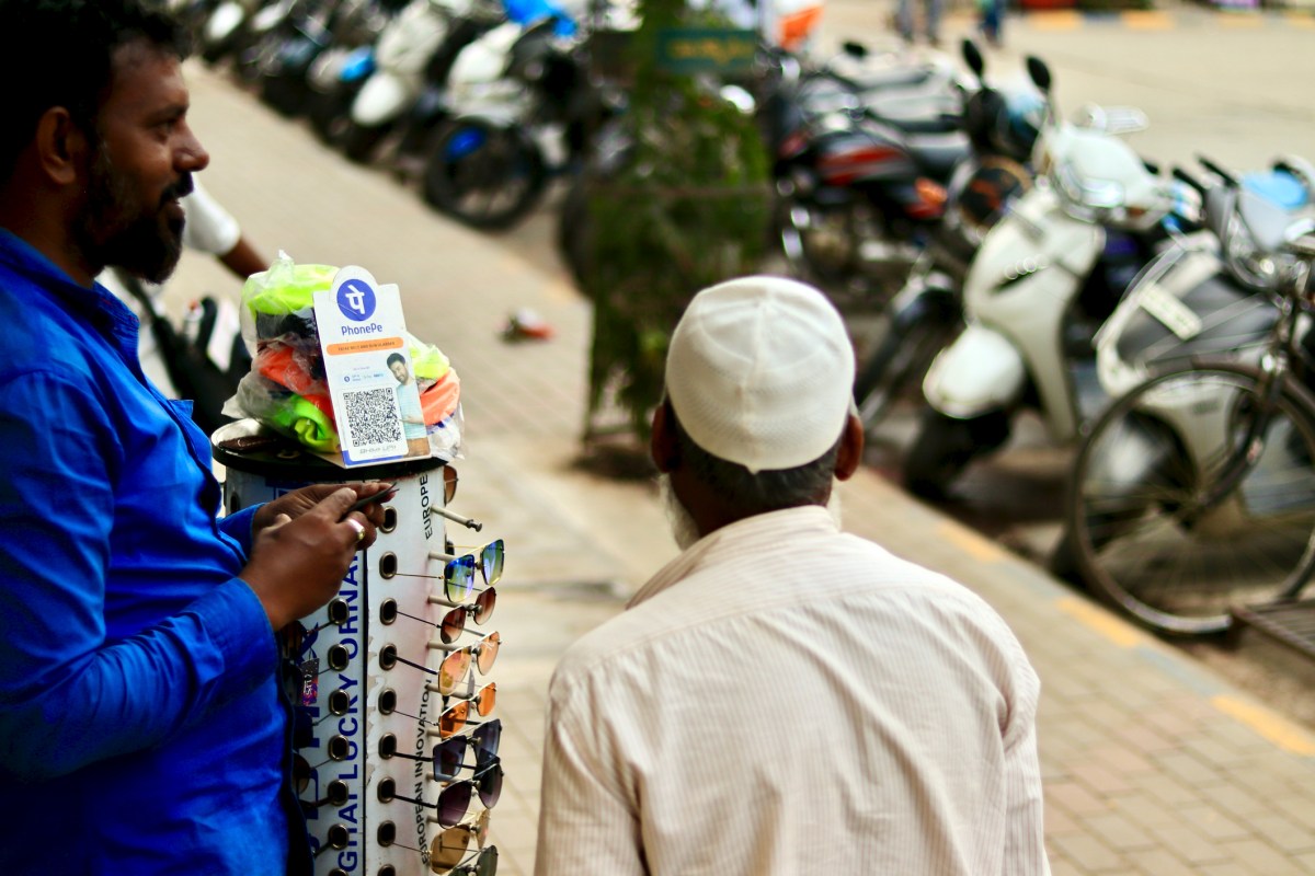 L'Inde introduit des frais de commerçant de 0,4 % sur les transactions UPI supérieures à ₹2,000.