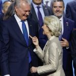 L'UE propose des feuilles de route pour l'adhésion de l'Ukraine, du Moldova, de l'Albanie et du Monténégro.