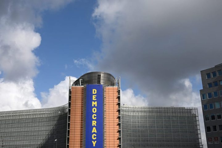 L'UE vise à transformer les marchés publics en une opportunité de 600 milliards d'euros pour l'industrie.