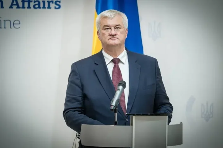 L’Ukraine appelle à des sanctions sévères contre le régime de Poutine après des frappes russes près de la frontière polonaise