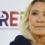 Marine Le Pen critiquée pour sa proposition d'interdire le port du hijab dans les espaces publics