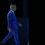 Nigel Farage confronté à des défis de leadership après la démission de ses conseillers dans le cadre d'un scandale de dons