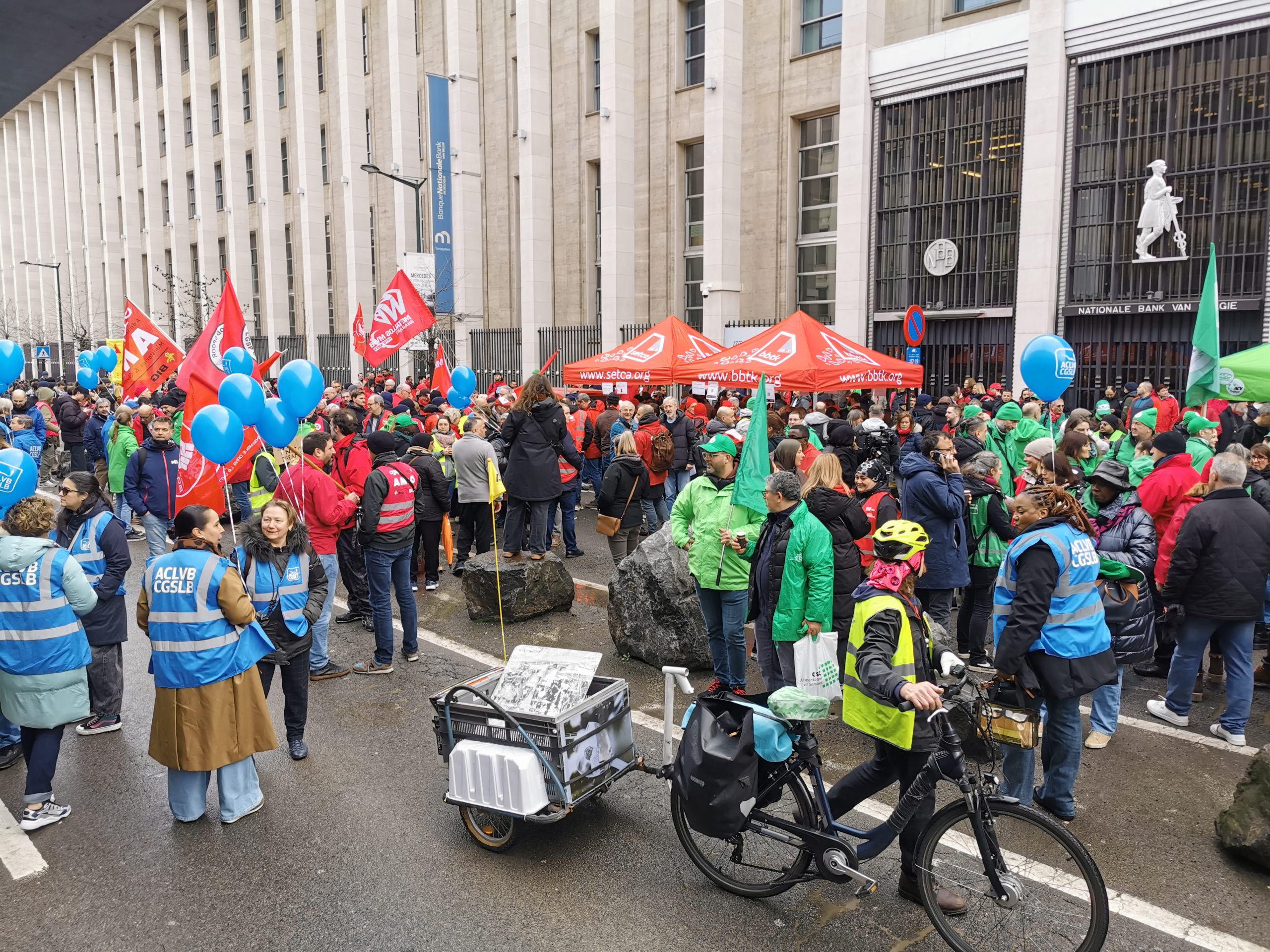 Nombre record de jours de grève en Belgique atteint en 2025 lors des manifestations syndicales