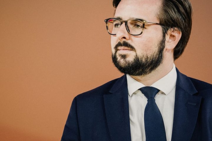 Philippe Brun, député socialiste français, disqualifié de la primaire présidentielle en raison d'allégations criminelles