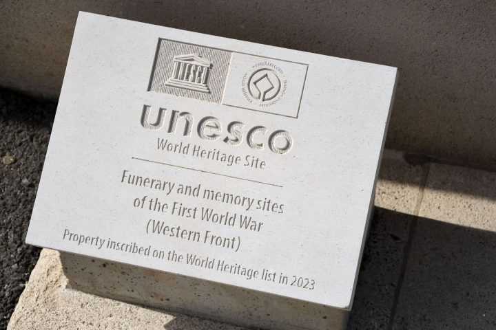 Ploegsteert devient le premier site de guerre à recevoir une plaque commémorative de l'UNESCO