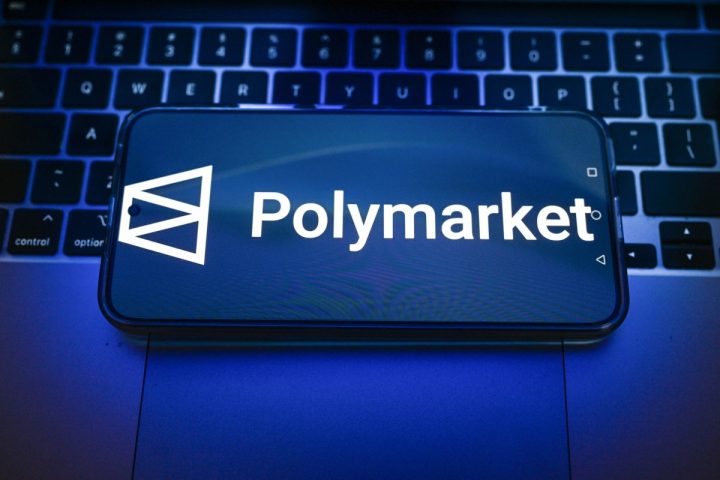 Polymarket lève 300 millions de dollars auprès de 1789 Capital dans un contexte de contrôle réglementaire.