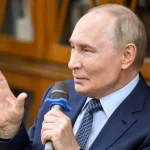 Poutine accuse l'Ukraine de faire échouer les pourparlers de paix et menace de riposte