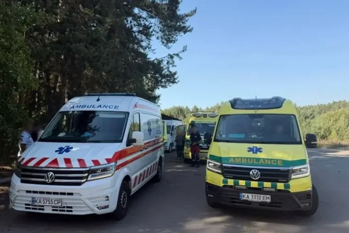 Quinze Ukrainiens, dont une femme de 96 ans, rentrent de territoires occupés par la Russie